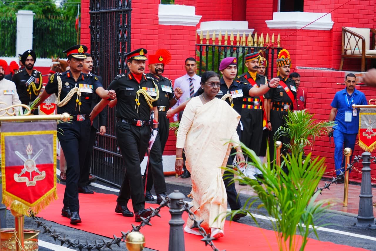 राष्ट्रपति द्रौपदी मुर्मू की गरिमामई उपस्थिति में आईएमए की पासिंग आउट परेड सम्पन्न