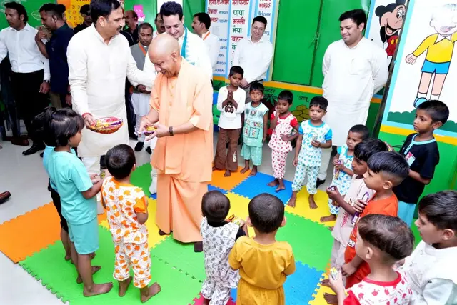 मुख्यमंत्री योगी ने बच्चों से संवाद किया, भोजन परोसा, अन्नप्राशन कराया और शिक्षा से जुड़ने का संदेश दिया