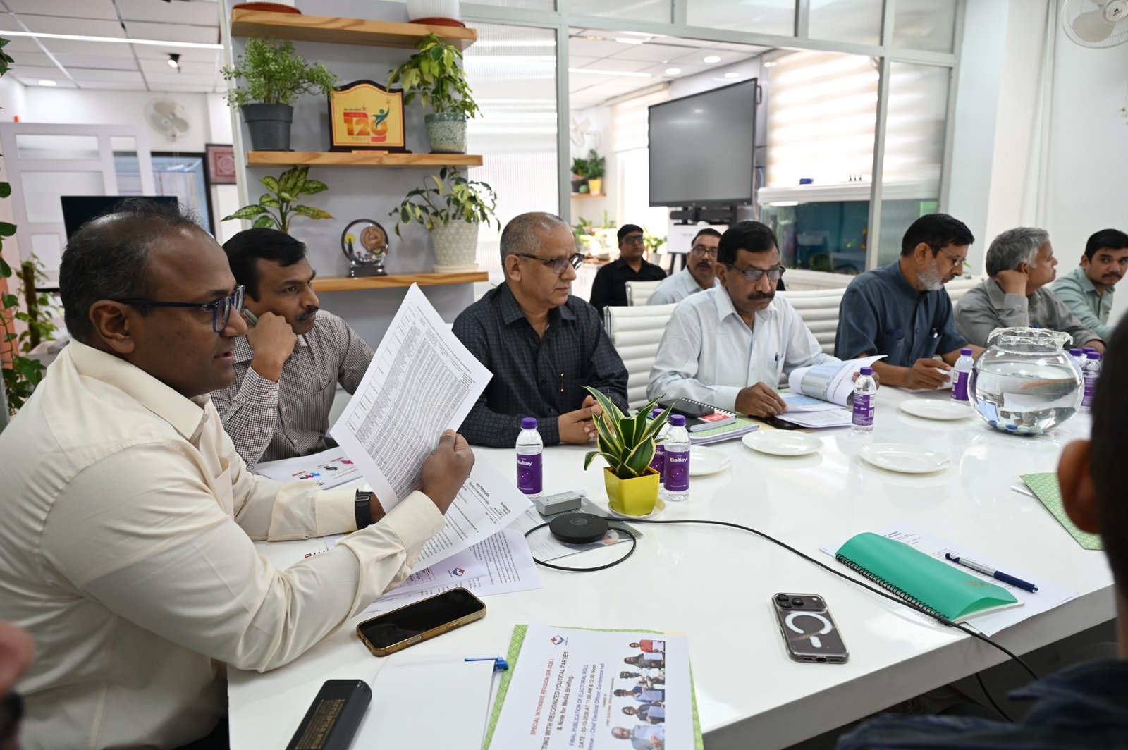 मुख्य निर्वाचन अधिकारी ने राष्ट्रीय राजनैतिक दलों के प्रतिनिधियों के साथ बैठक की