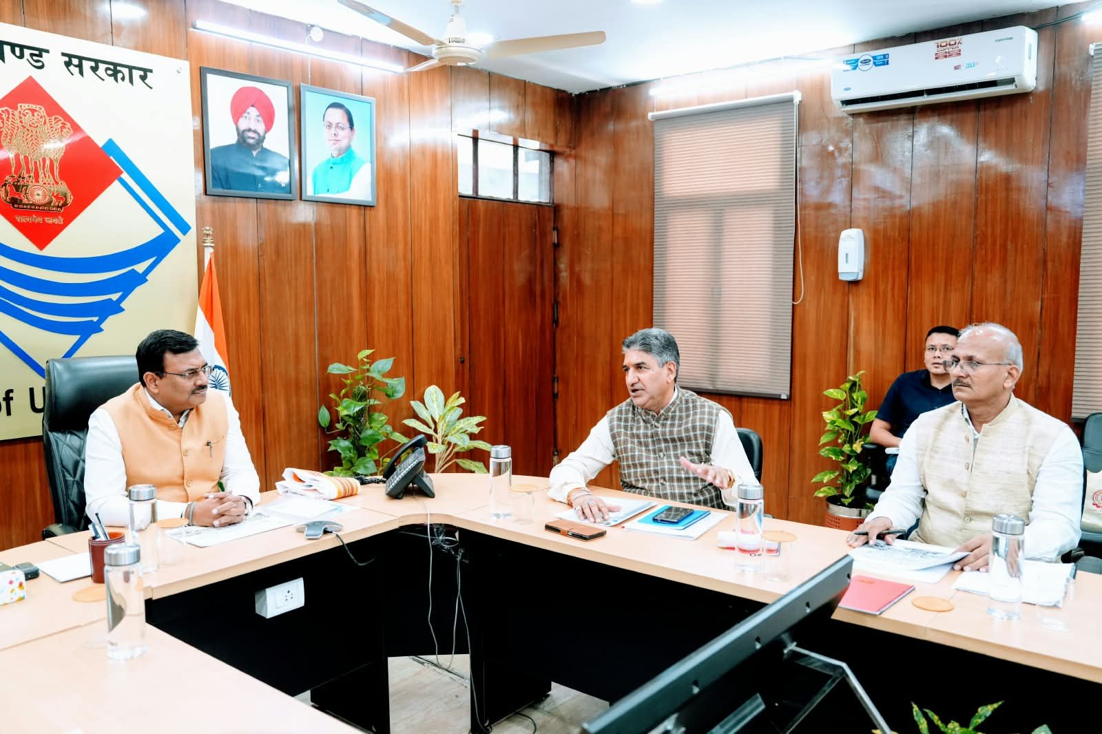 मुख्य सचिव की अध्यक्षता में उत्तराखण्ड संस्कृत संस्थानम् के शासी निकाय की तीसरी बैठक सम्पन्न